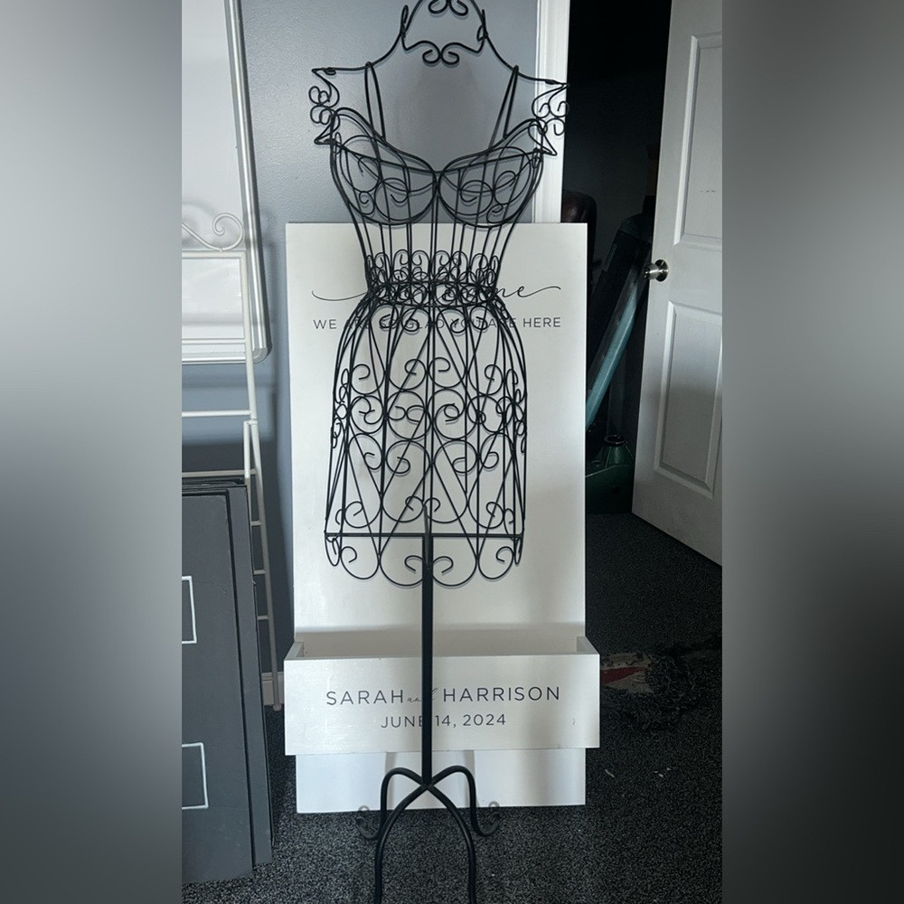 Black Wire Dress Form Display